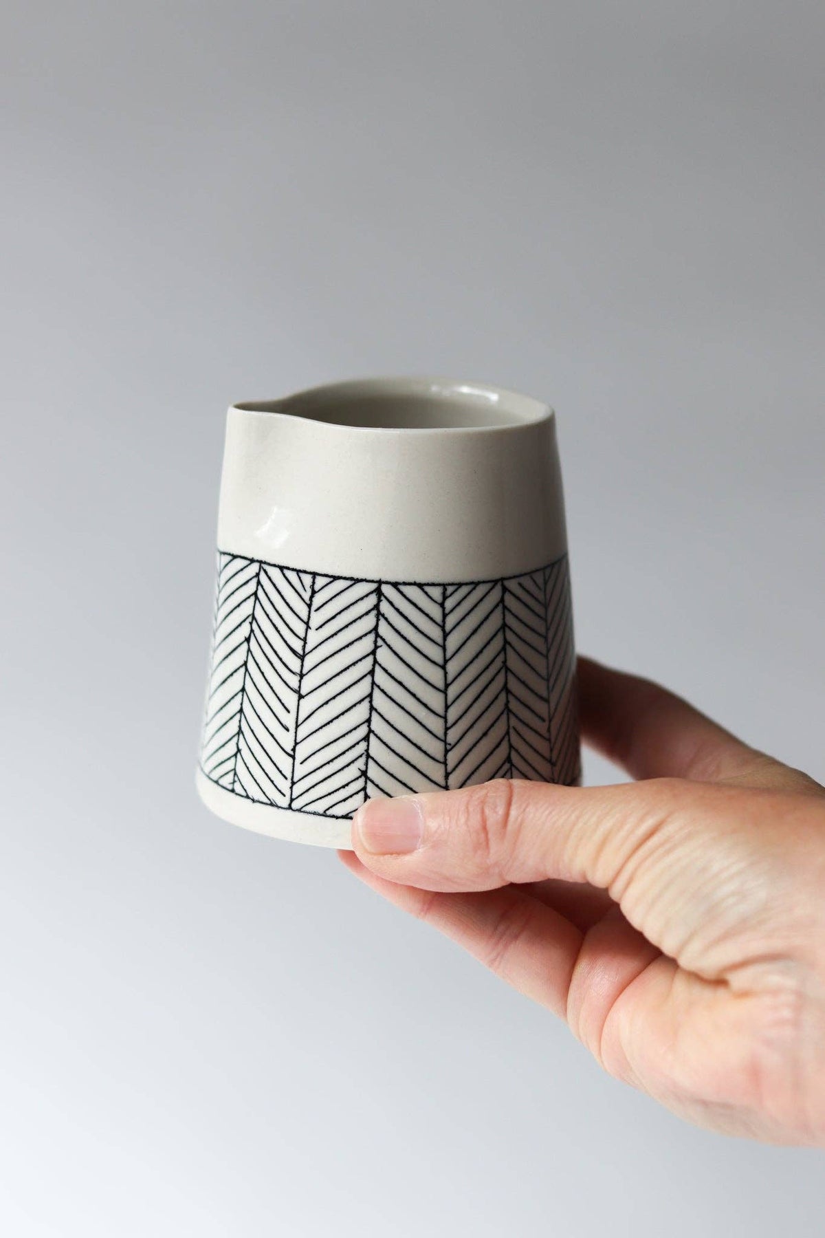 Elizabeth Benotti Ceramics - Herringbone Creamer + Sugar Set: Black - PMA Store at the Portland Museum of Art, Maine