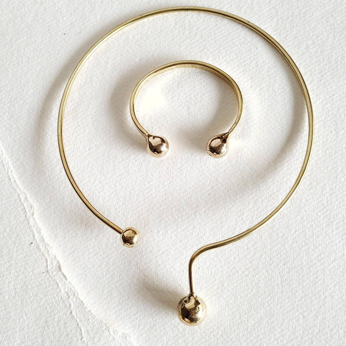 Bisjoux - Brass Drop sphere Collar necklace asymmetrical choker: Collar