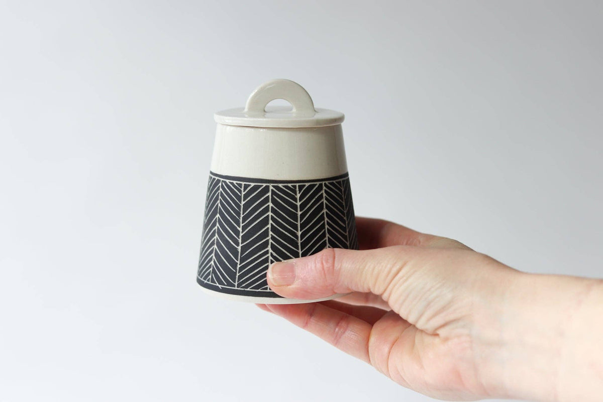 Elizabeth Benotti Ceramics - Herringbone Creamer + Sugar Set: White - PMA Store at the Portland Museum of Art, Maine