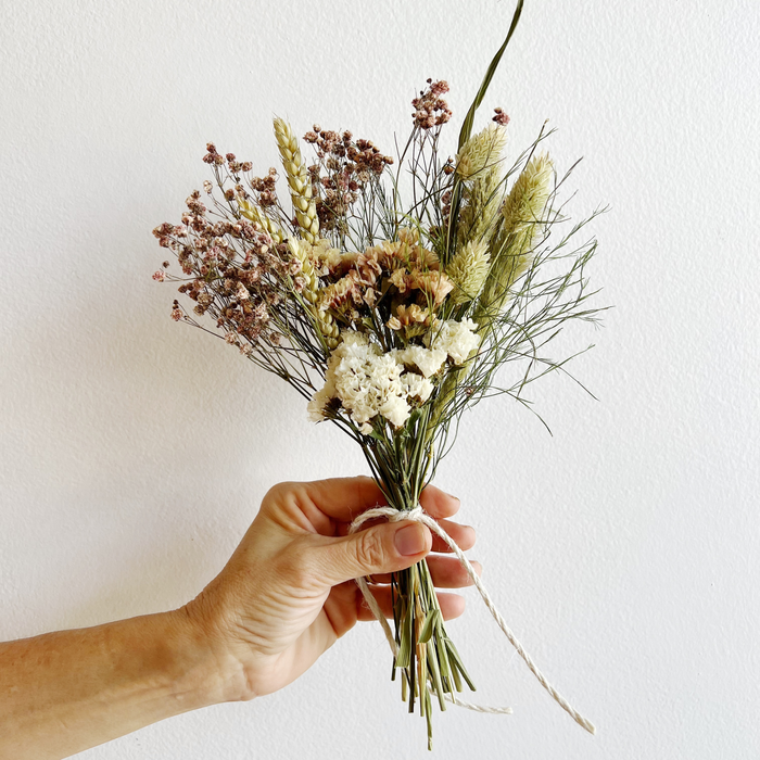 Dried Flower Bundles: Romantic