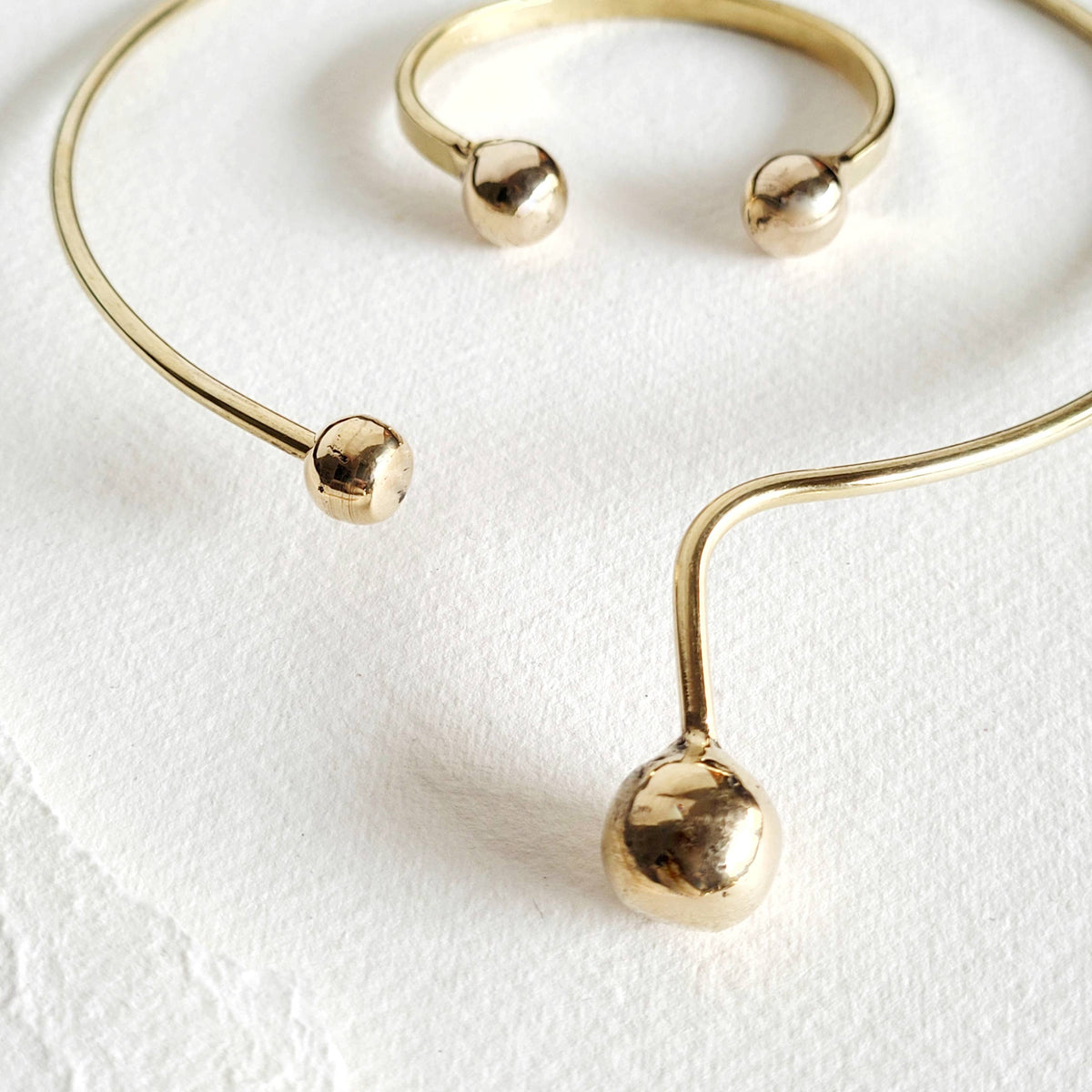 Bisjoux - Brass Drop sphere Collar necklace asymmetrical choker: Collar