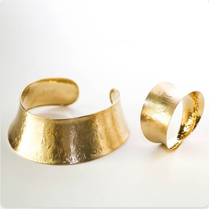 Bisjoux - Brass satin textured bold Curve Collar Necklace