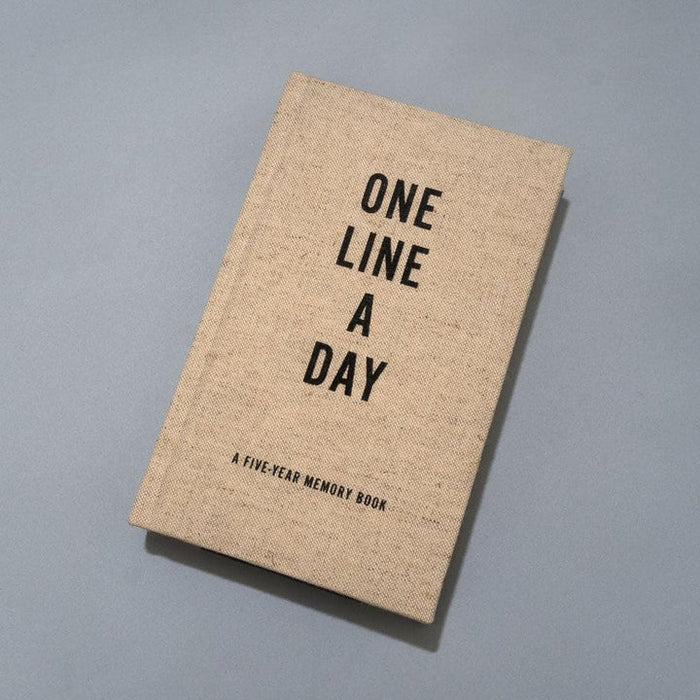 Canvas One Line a Day: 5 Year Memory Book